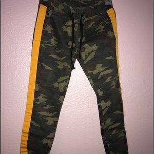 Camel joggers